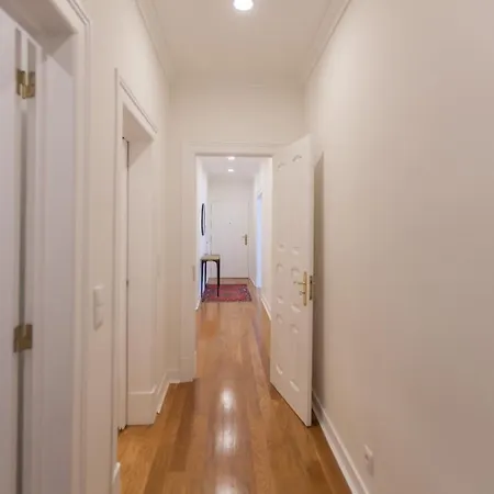 Flh Gulbenkian Fantastic With Balcony * 리스본