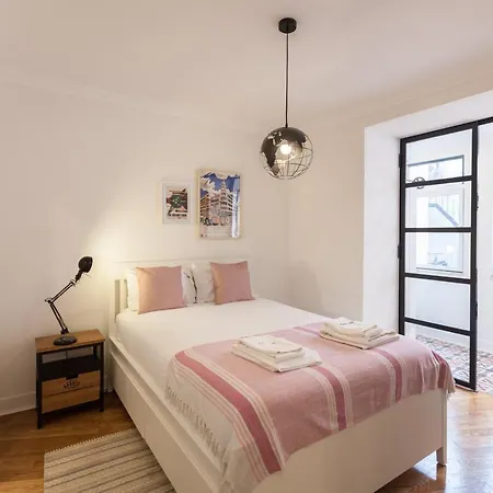 Flh Gulbenkian Fantastic With Balcony 아파트 *