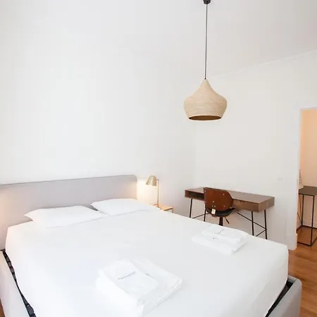 Flh Gulbenkian Fantastic With Balcony