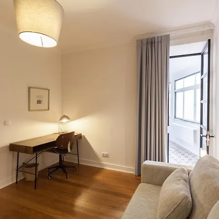 Flh Gulbenkian Fantastic With Balcony