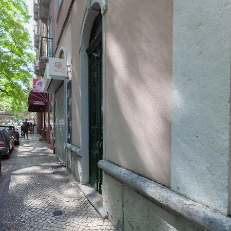 Flh Gulbenkian Fantastic With Balcony * 리스본