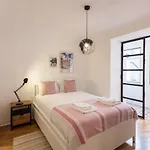 Flh Gulbenkian Fantastic With Balcony Apartment *