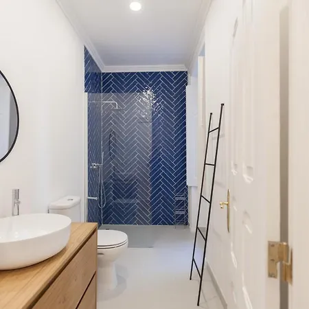 Flh Gulbenkian Fantastic With Balcony Apartment *
